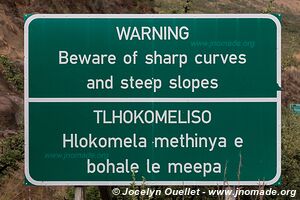 Route du parc Ts'Ehlanyane au défilé de Mafika Lisiu - Lesotho