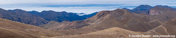 Route de Serrania del Hornocal à Santa Ana - Argentine